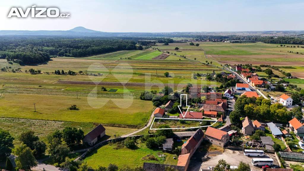 Prodej stavebního pozemku 1000 m2, Chodouny