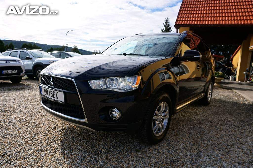 Mitsubishi Outlander INTENSE + 2,2 DI-D 130 kW