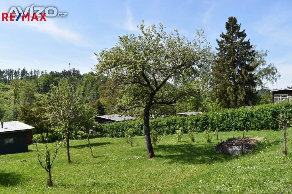 Nabízíme prodej pozemku 577 m2 v krásné, lesy obklopené lokalitě Hlubočky