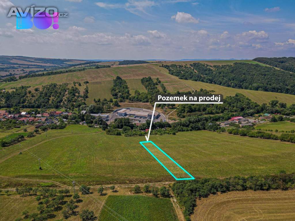 Prodej stavebního pozemku 1 718 m², Hradčovice