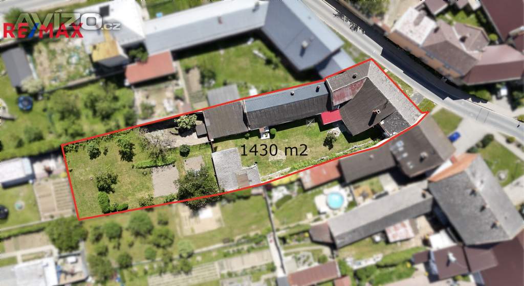 Prodej pozemku o celkové rozloze 1430m2  v Hněvotíně