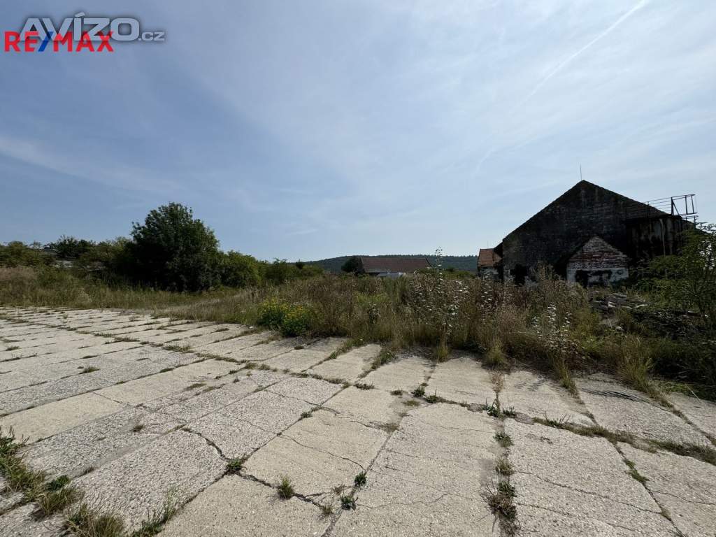 Prodej 1/2 pozemku obec Jarohněvice, okr. Kroměříž