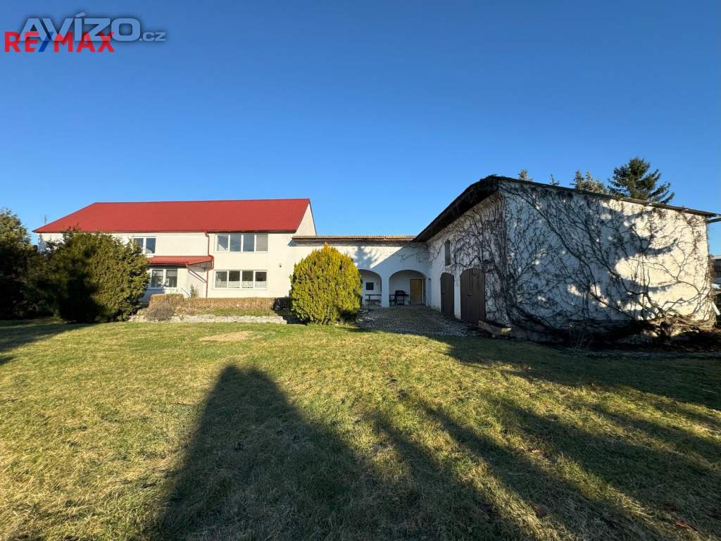 Prodej rodinného domu, cca 186 m2, s pozemky 7 638m2, Renoty