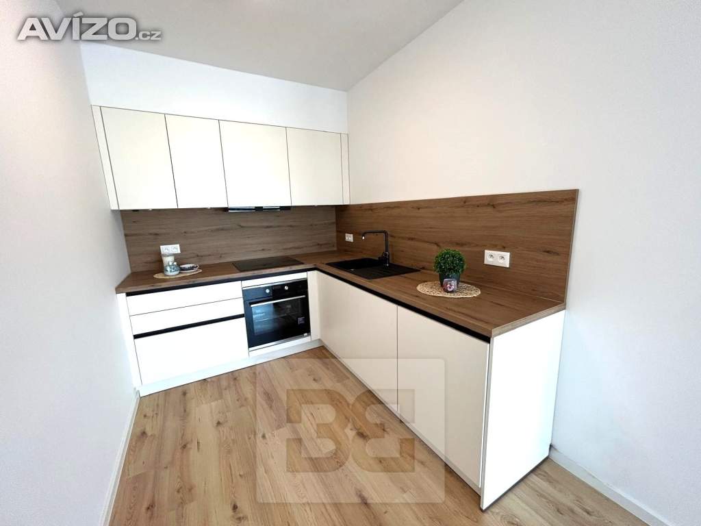 Pronájem bytu 2+kk s lodžií, 60 m2 za 15500 Kč,  Vrbenská, České Budějovice 4