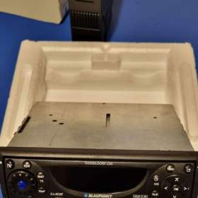 Autorádio BLAUPUNKT DÜSSELDORF + měnič na 10 CD BLAUPUNKT / 17905694