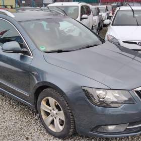 Fotka k inzerátu ŠKODA Superb Combi 2,0TDI Laurin a Klement / 18809426