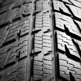 Sada pěkných zimních pneu 215/65 R16 Nokian / 18868799