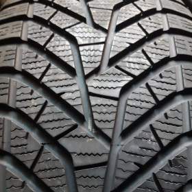 Fotka k inzerátu Sada zimních pneu SUV 255/45 R20 Yokohama / 18943352