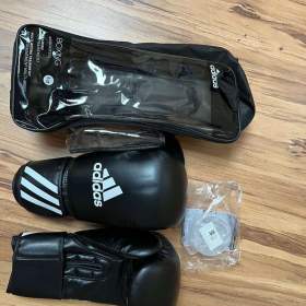 Fotka k inzerátu Boxerské rukavice Adidas -  nové / 18994339