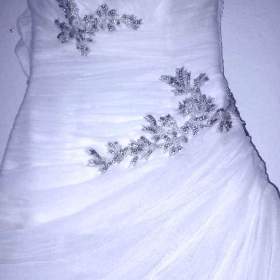 Fotka k inzerátu Prodám svatební šaty z dlouho vlečkou  / 19053202