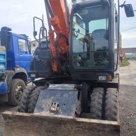 Fotka k inzerátu  Prodám kolový bagr Hitachi ZX140W- 5B Zaxis / 19105547