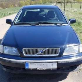 Fotka k inzerátu Volvo s40 1.8 LPG 85kw zimní pneu  / 19125660