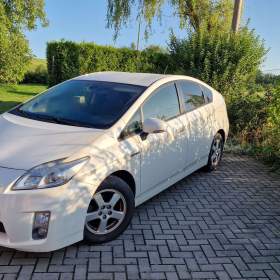 Fotka k inzerátu Toyota Prius III -  1,8 Automat HYBRID do 4litrů/100km město / 19137360