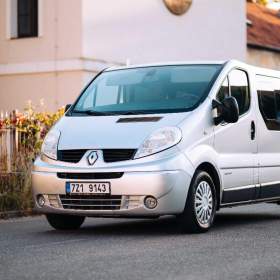 Fotka k inzerátu Renault Trafic 2,5 dCi FAP Combi Van Confort CoolL2H1P2 dCi L1H1 138 000 KM / 19174848