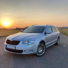 Fotka k inzerátu Škoda Superb 2.0 TDI Elegance Combi, 125 kW, 4x4 / 19175474