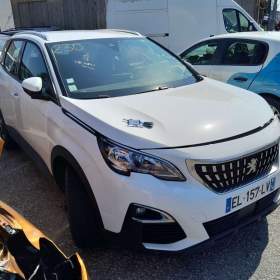 Fotka k inzerátu Peugeot 3008 1,2 PURETECH / 19229657