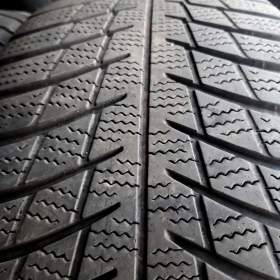 Fotka k inzerátu Sada zimních pneu 215/55 R17 Bridgestone / 19258597