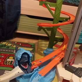 Prodám garáž hot wheels  / 19260381