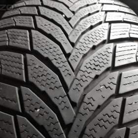 Sada nebo 2ks zimních pneu SUV pneu 235/55 R18 Nokian, Nexen  / 19272954