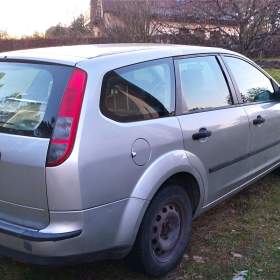 Fotka k inzerátu Ford Focus 1.6 i, 74 kW, r. v. 2006, 158000 km, / 19281316