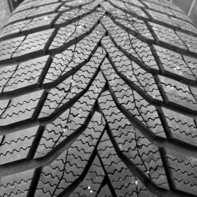 1ks nové zimní pneu 215/40 R18 Nexen  / 19285236