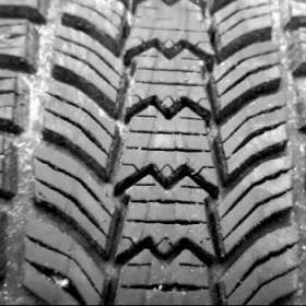 Fotka k inzerátu 2x 1ks zimní pneu 215/55 R16 Sava  / 19296282