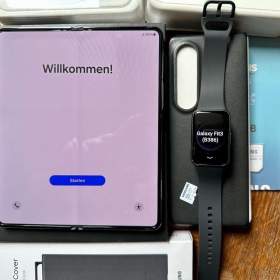 Fotka k inzerátu Samsung Galaxy Z Fold 4 a Galaxy Fit 3, záruka, obaly, bezdrátová nabíječka / 19299915