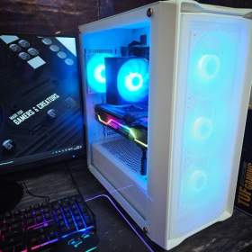 Obrázek k inzerátu: Bílé herní PC AMD Ryzen 7 3700X, RTX3070, 32GB, 1TB M.2 SSD, WIFI+BT, ...