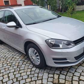 VOLKSWAGEN GOLF 1.6 TDI SERVISKA, DPH, NAVI, MOC KRÁSNÝ.... / 19351761