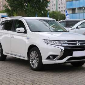 Fotka k inzerátu Mitsubishi Outlander 2.0 PHEV / 18443914