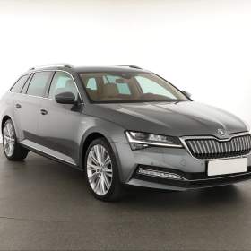 Fotka k inzerátu Škoda Superb iV 1.4 TSI PHEV / 18904444