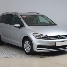 Fotka k inzerátu Volkswagen Touran 1.5 TSI / 18990299