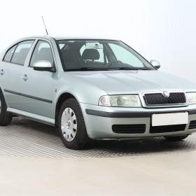 Fotka k inzerátu Škoda Octavia 1.6 / 19005092