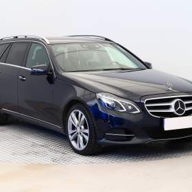 Fotka k inzerátu Mercedes- Benz Třídy E E 350 BlueTEC 4MATIC / 19013436