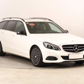 Fotka k inzerátu Mercedes- Benz Třídy E E 220 BlueTEC 4MATIC / 19068062