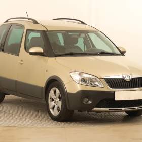 Fotka k inzerátu Škoda Roomster 1.2 TSI / 19095884