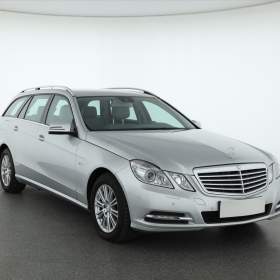 Fotka k inzerátu Mercedes- Benz Třídy E E 350 CDI / 19097110