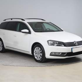 Fotka k inzerátu Volkswagen Passat 1.6 TDI / 19123342