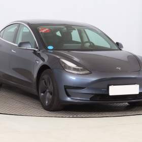 Fotka k inzerátu Tesla Model 3 Std Range Plus 49kWh / 19131737