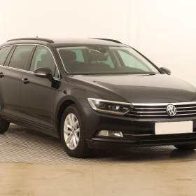 Fotka k inzerátu Volkswagen Passat 1.6 TDI / 19151948