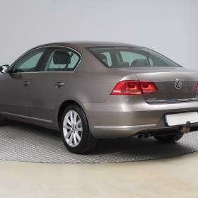 Fotka k inzerátu Volkswagen Passat 2.0 TDI / 19153540