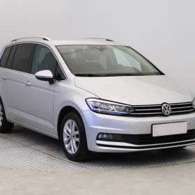 Fotka k inzerátu Volkswagen Touran 1.5 TSI / 19159424