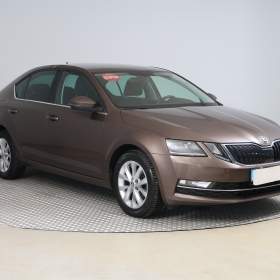 Fotka k inzerátu Škoda Octavia 1.5 TSI / 19171194