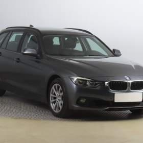 BMW Řada 3 330 i xDrive / 19171226