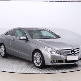 Fotka k inzerátu Mercedes- Benz Třídy E E 350 CDI / 19183469