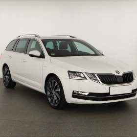 Fotka k inzerátu Škoda Octavia 1.5 TSI / 19184043