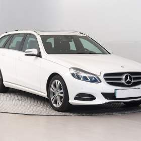 Fotka k inzerátu Mercedes- Benz Třídy E E 220 BlueTEC / 19200703