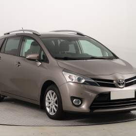 Fotka k inzerátu Toyota Verso 1.6 D- 4D / 19203060