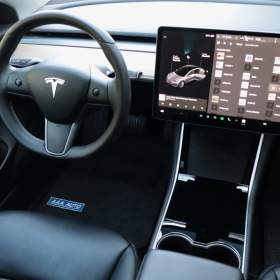 Tesla Model 3 Std Range Plus 52kWh / 19235499