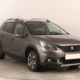 Fotka k inzerátu Peugeot 2008 1.2 PureTech / 19248009